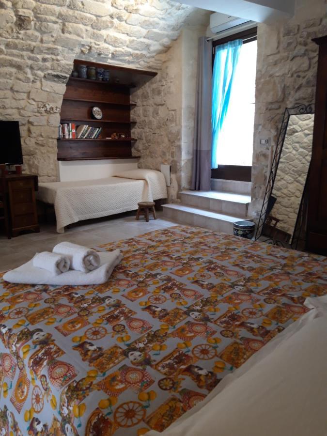 Aristogatti Hotel Ragusa Bagian luar foto