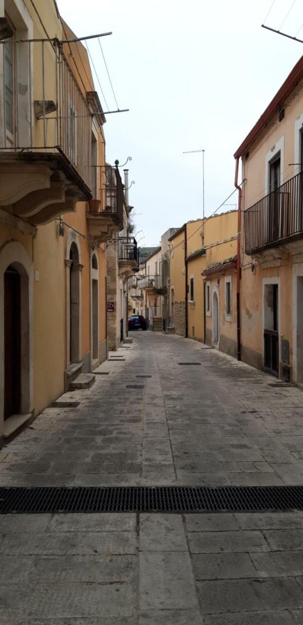Aristogatti Hotel Ragusa Bagian luar foto