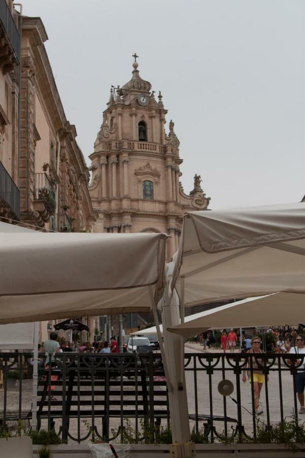 Aristogatti Hotel Ragusa Bagian luar foto